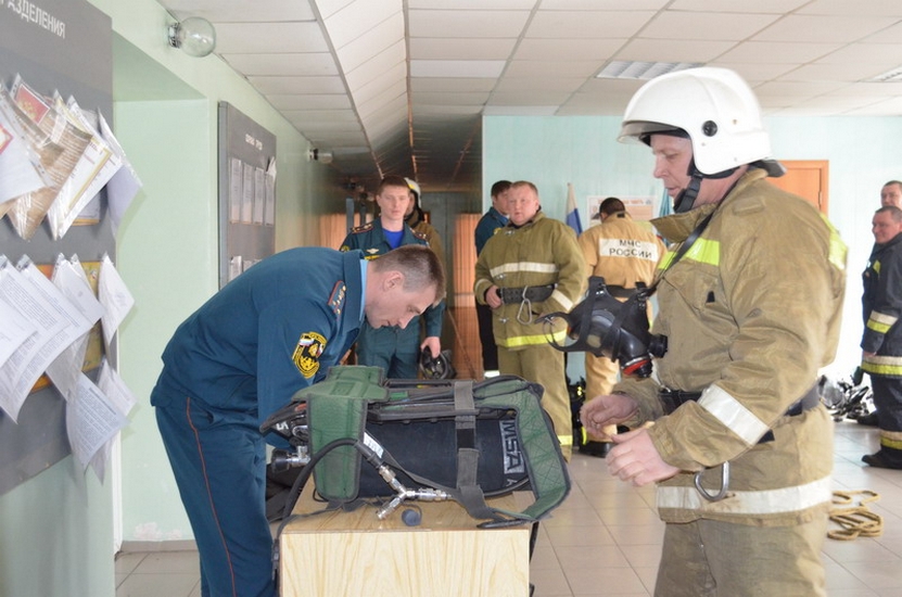 Специалисты Магнитогорского гарнизона пожарной охраны проходят испытания | Фотография 1