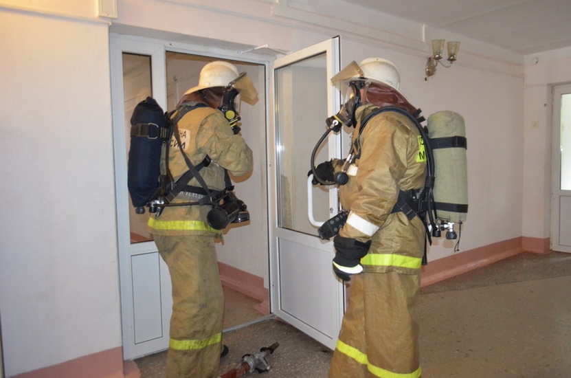 Огнеборцы провели пожарно-тактические учения в пансионате "Карагайский бор" | Фотография 2