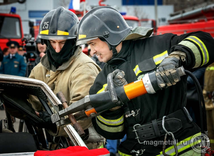 День 370-летия пожарной охраны России пожарно-спасательный гарнизон отметил праздничной программой.(фото 4)