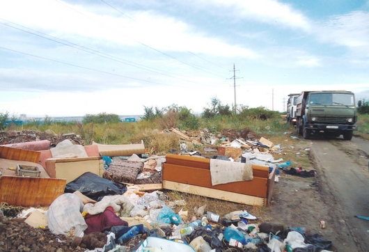 Горы мусора у Сосновой горы | Фотография 2