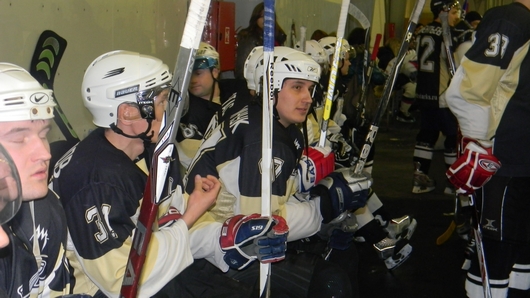 В хоккей у нас играют даже "акулы" | Фотография 2