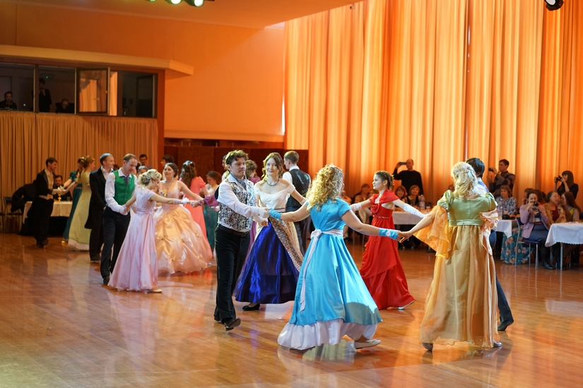Руслан Шаров