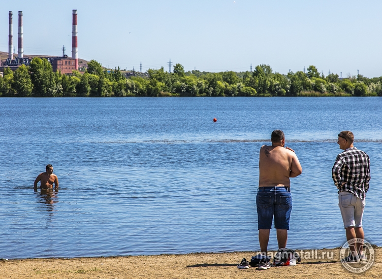 Уже третий день, как в Магнитогорске официально стартовал пляжно-купальный сезон.(фото 22)