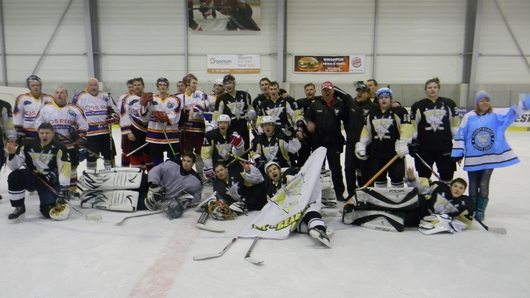 В хоккей у нас играют даже "акулы" | Фотография 4