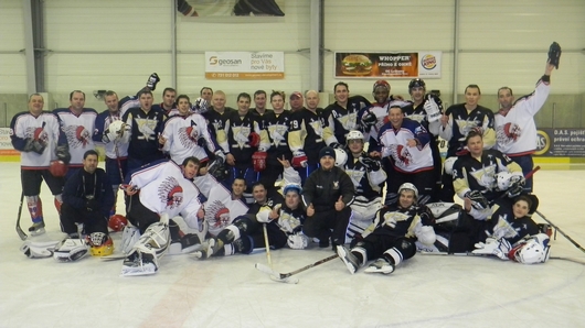 В хоккей у нас играют даже "акулы" | Фотография 5