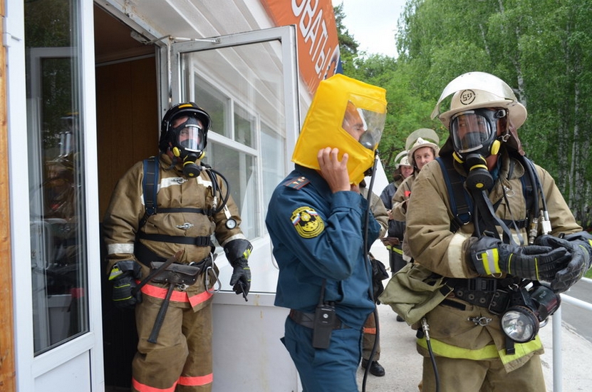 Огнеборцы провели пожарно-тактические учения в пансионате "Карагайский бор" | Фотография 1