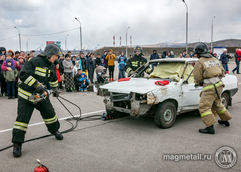 День 370-летия пожарной охраны России пожарно-спасательный гарнизон отметил праздничной программой.(фото 2)
