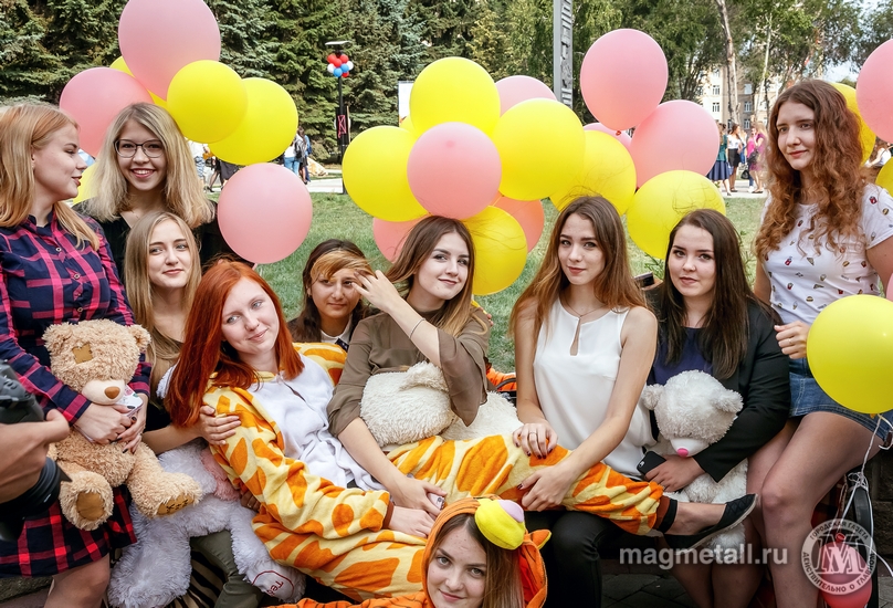 Магнитогорское студенчество поздравили первые лица города.(фото 11)