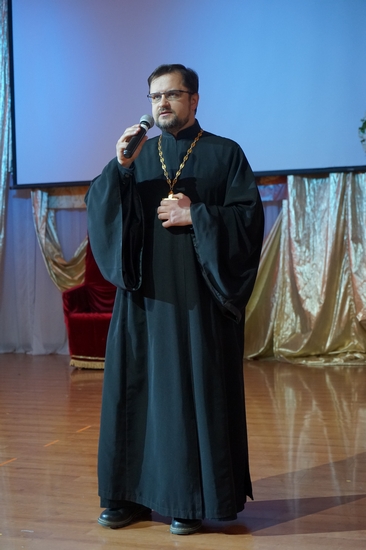 Руслан Шаров