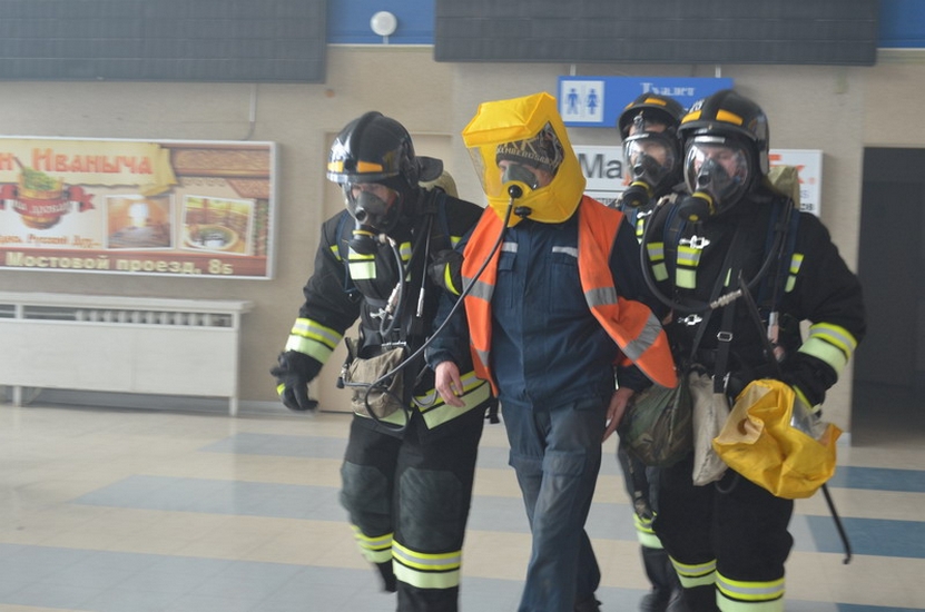 В аэропорту Магнитогорска прошли пожарно-тактические учения | Фотография 1