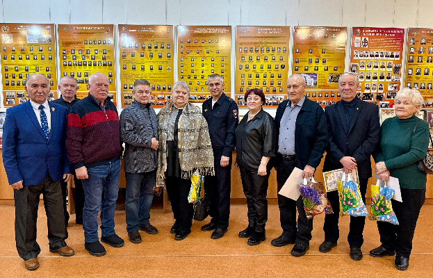 В праздничной обстановке