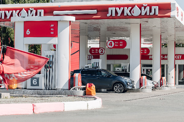 Где бензин?