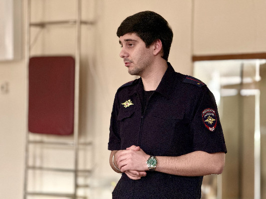 Полицейский предупредил медиков