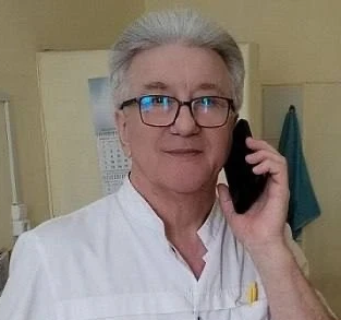 Предан своему делу и пациентам