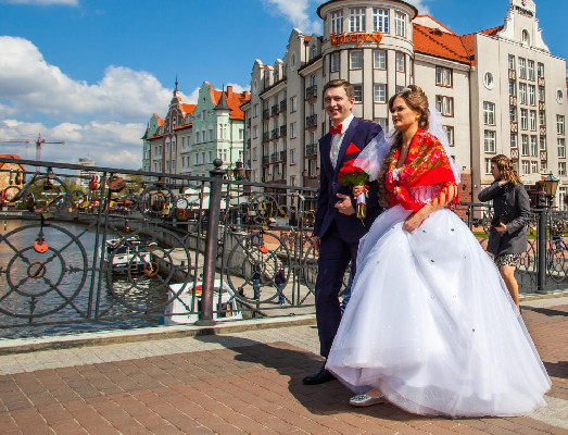 Поженились? Живите! Поженились? Живите!