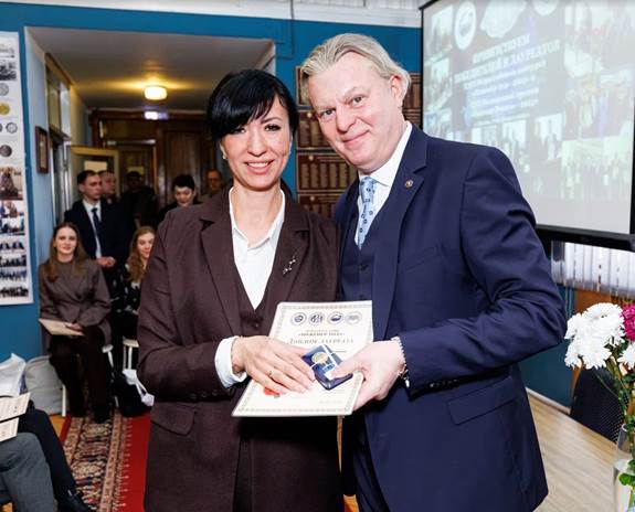 За высокий профессионализм | Фотография 1