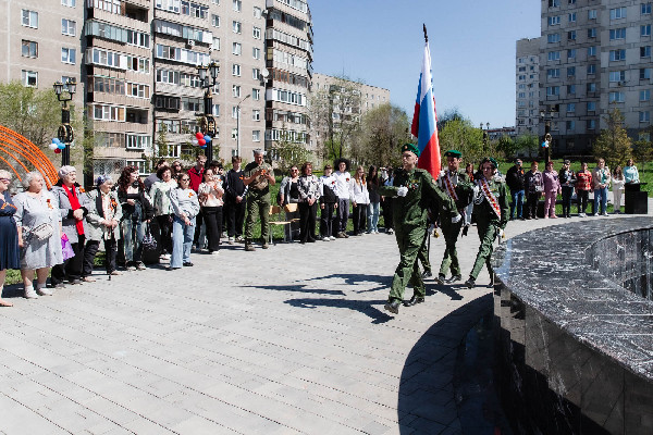 Митинг, концерт, полевая кухня