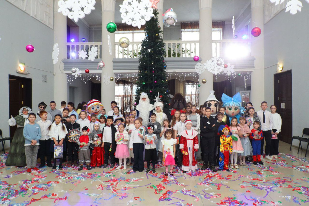 Новогодняя атмосфера от ММК-УГОЛЬ | Фотография 1