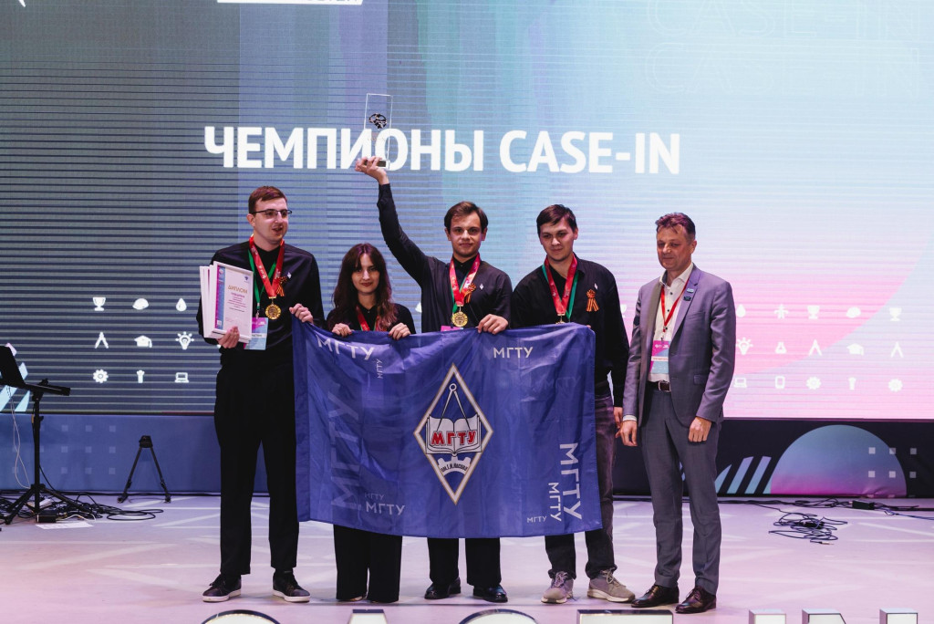 «Железные извилины»  сильны в инжиниринге  | Фотография 1
