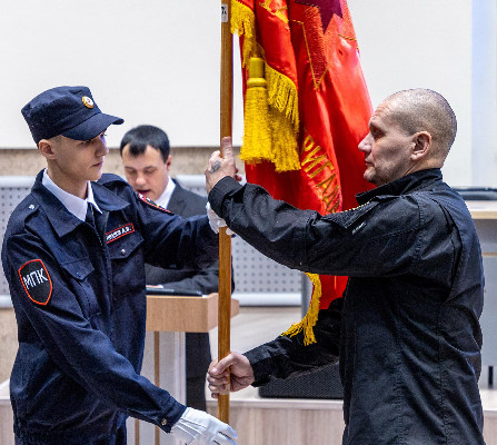 Из одного сукна спецовка и шинель