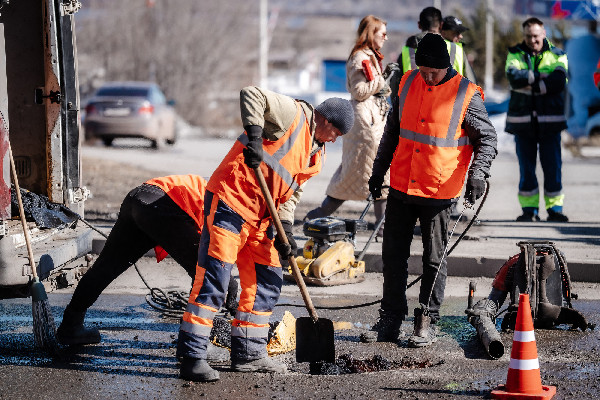 По холоду – холодным асфальтом