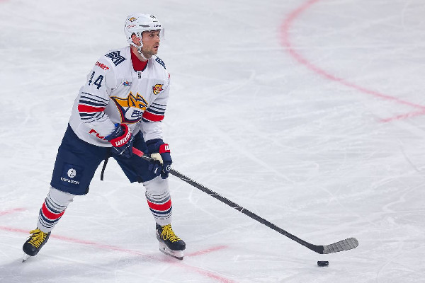 «Металлург» подтвердил статус лидера