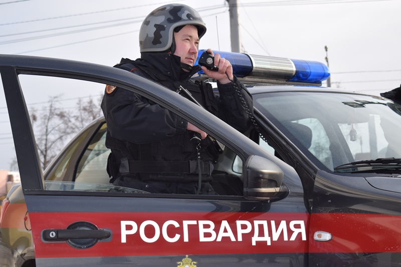 В Челябинске росгвардейцы задержали подозреваемого в убийстве | Фотография 1