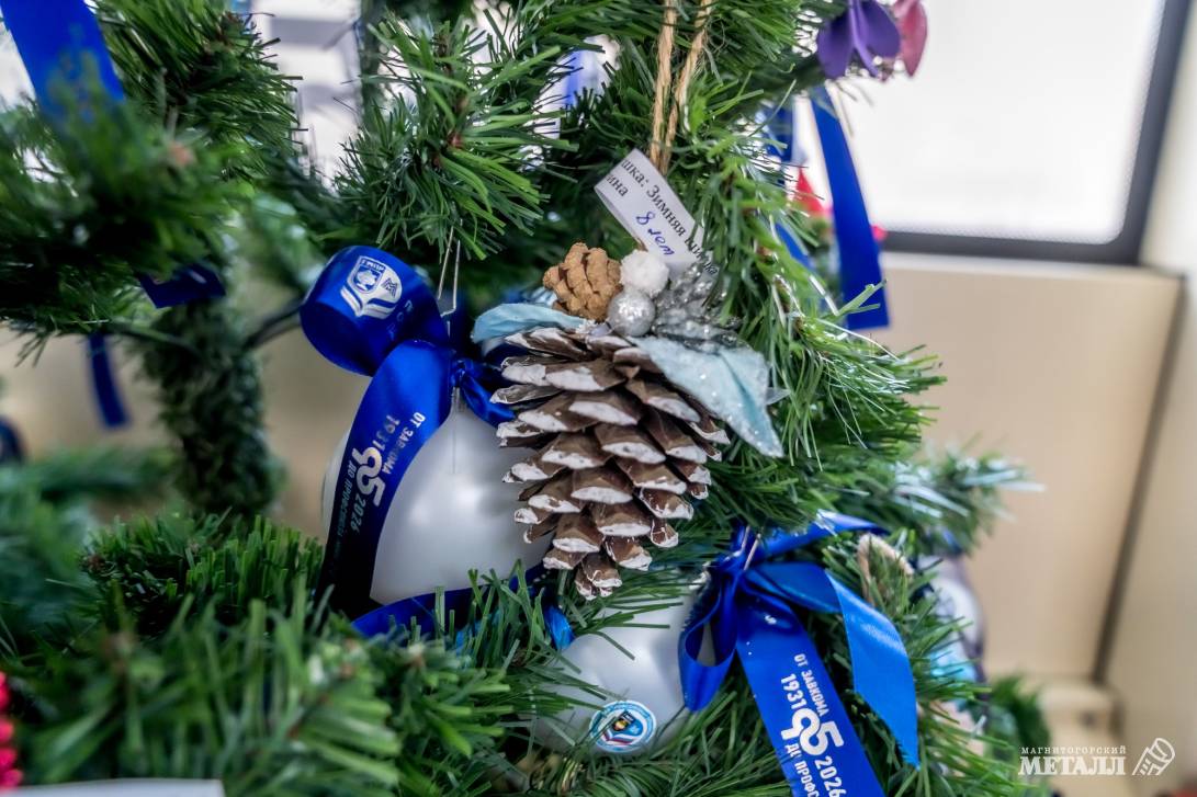 Шёл по улице трамвай… новогодний | Фотография 16