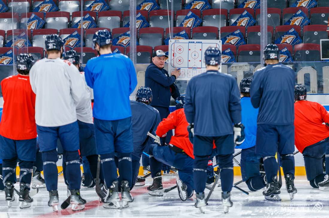 Восточная классика: противостояние и подарки болельщикам | Фотография 30