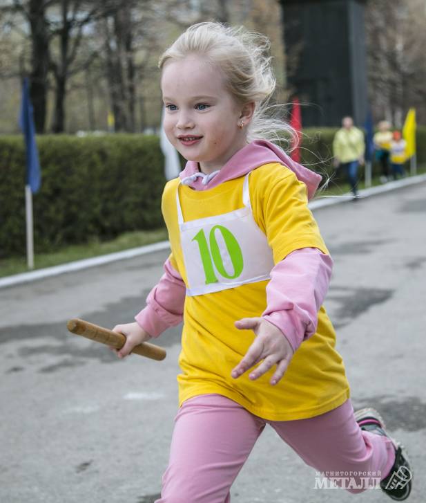 Второй год подряд сразу 400 ребятишек стали участниками детского этапа эстафеты на Кубок «Магнитогорского металла». И все – получили медали.(фото 26)