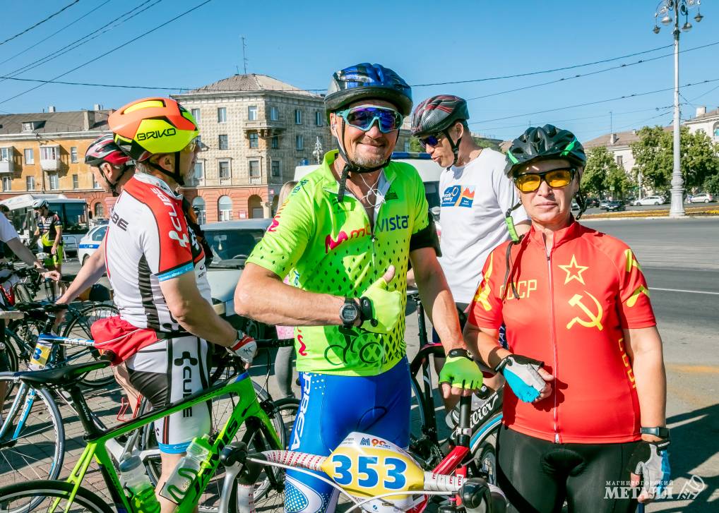 Более 400 велосипедистов участвовали в 12-й велогонке из Магнитогорска до горнолыжного центра на озере Банное.<br />
(фото 17)