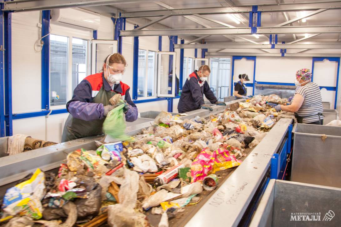 Вот уже три недели под Магнитогорском работает современный полигон по переработке отходов.<br />
(фото 13)