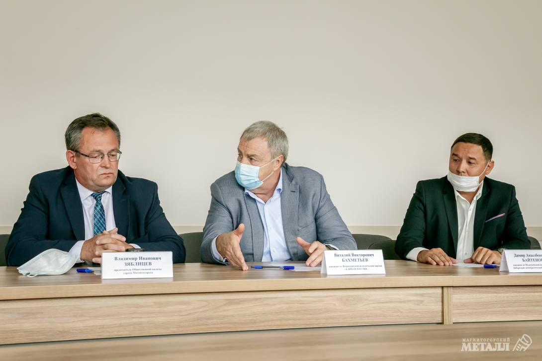 Кандидаты в депутаты Государственной Думы от Магнитогорского округа подписали соглашение «За честные выборы».<br />
(фото 2)