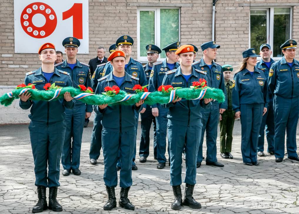 Служба МЧС отмечает профессиональный праздник: 30 апреля исполняется 373 года со дня основания пожарной охраны России.(фото 3)