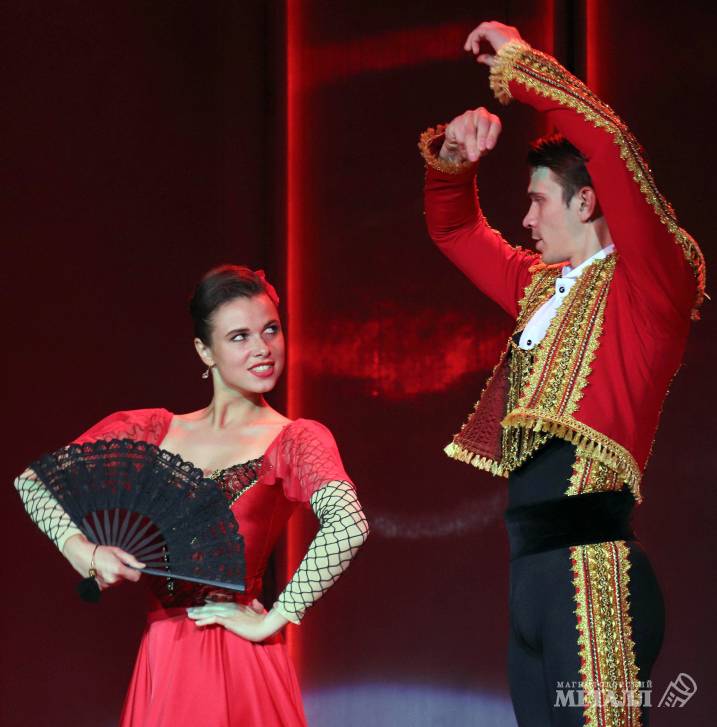 Торжественным гала-концертом (12+) Магнитогорский театр оперы и балета завершил свой юбилейный, 25-й сезон.<br />
(фото 1)