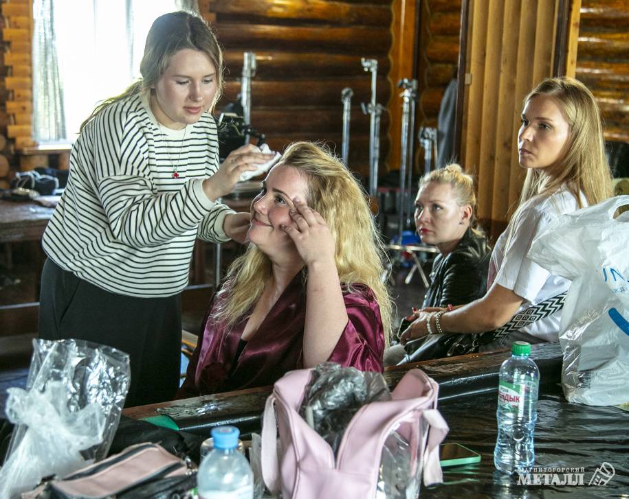 Актриса Ирина Мохова готовится к съемке