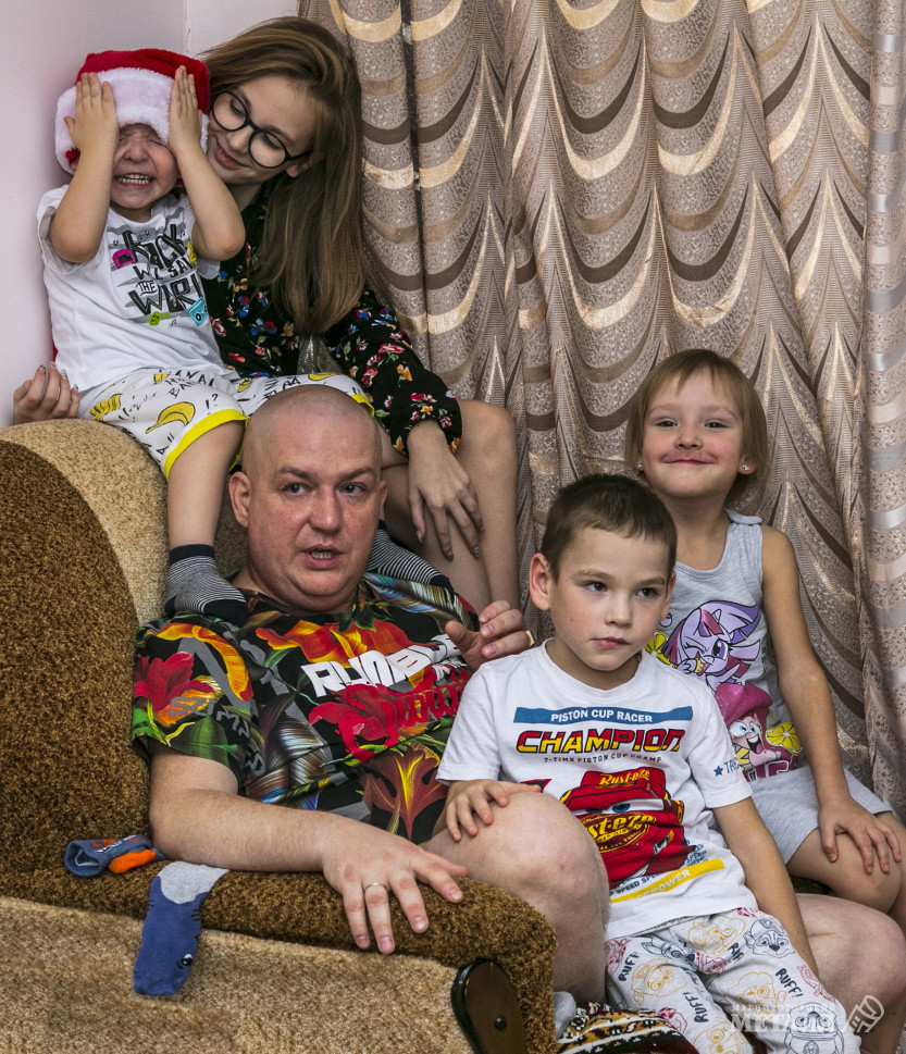 В семье Елены Алехиной четверо детей, и каждый из них – свой, любимый, родной.<br />
(фото 6)