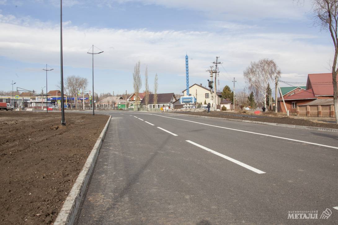 Глава города дал добро на запуск в работу обновлённого перекрёстка улиц Оренбургской, Зелёной и Лесопарковой.<br />
(фото 5)