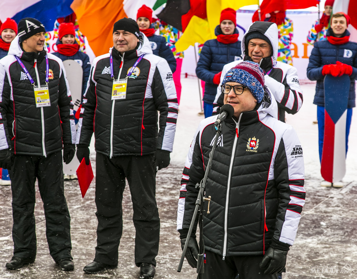 Для сборной России по сноуборду первый день первого этапа Кубка мира, который третий раз принимает горнолыжный центр «Металлург – Магнитогорск», прошёл удачно: одно золото и одна бронза.(фото 6)