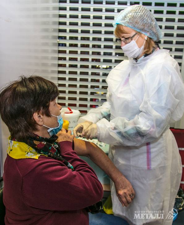 Новый пункт вакцинации от коронавирусной инфекции и от сезонного гриппа открылся в «Арене-Металлург».<br />
(фото 5)