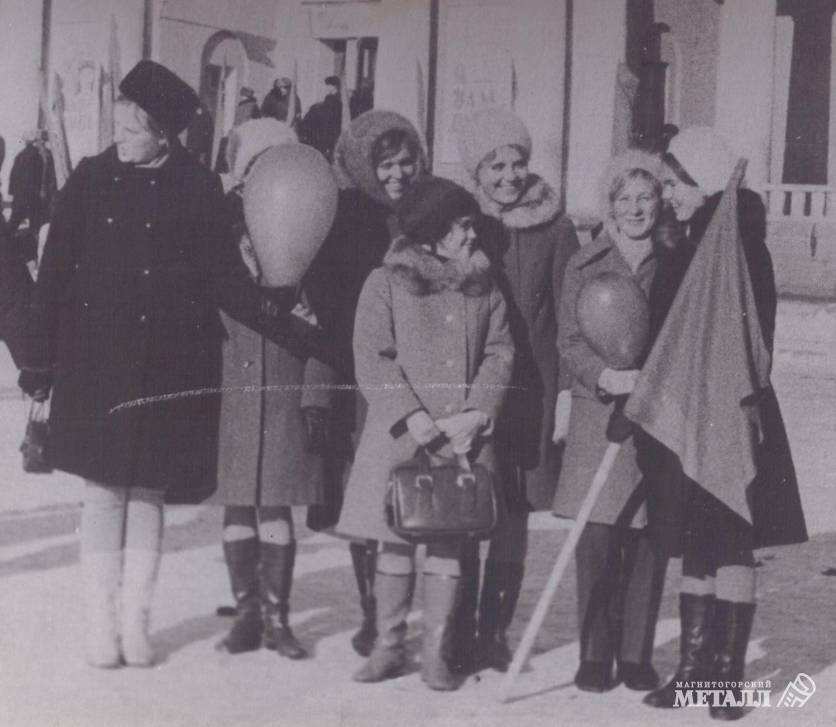 На демонстрации 7 ноября 1974 года