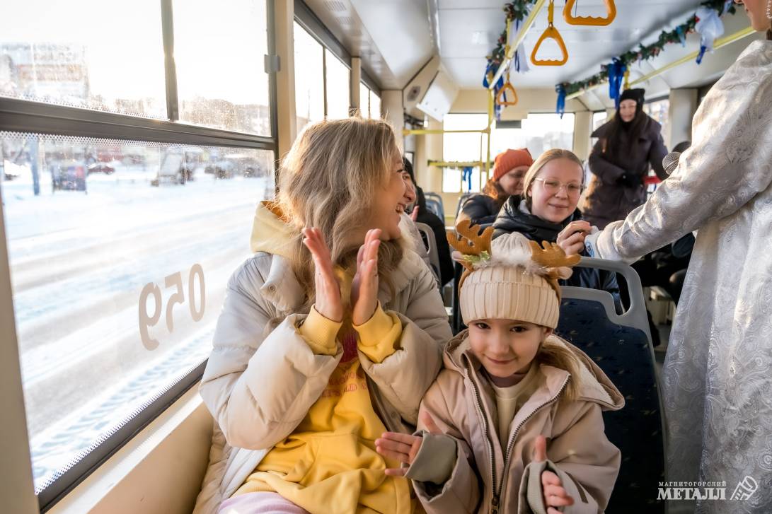 Шёл по улице трамвай… новогодний | Фотография 15