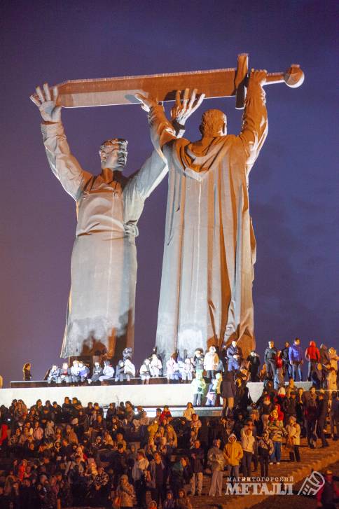 У монумента «Тыл–Фронту» состоялся грандиозный концерт(фото 32)