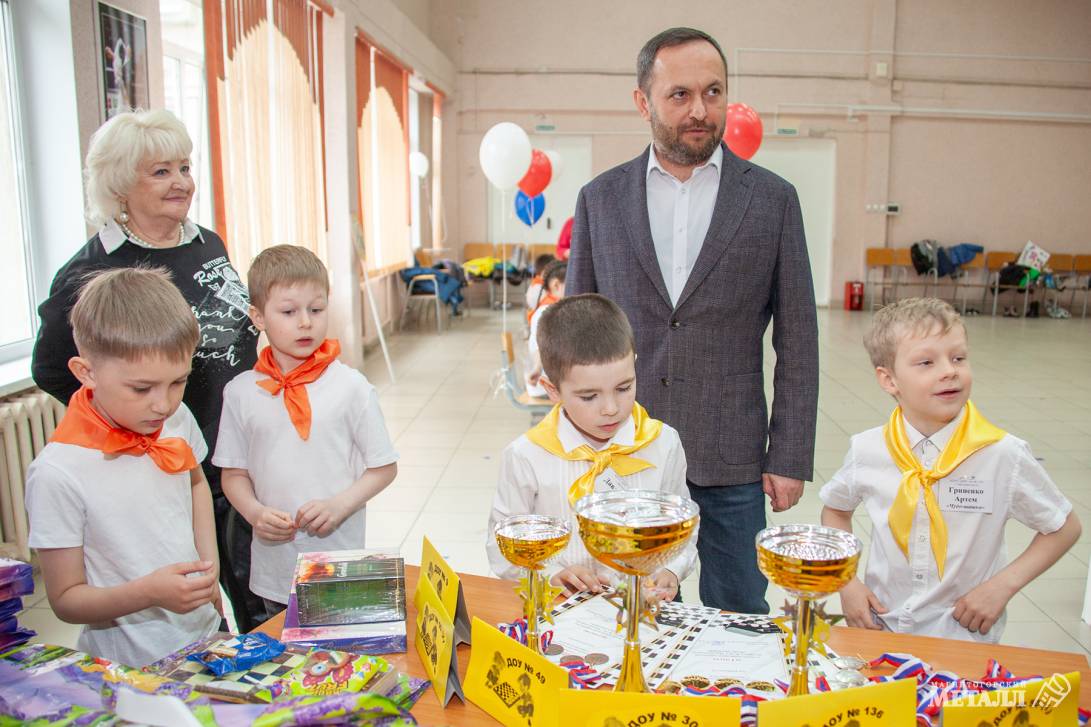 Чудо-дети играют в шашки | Фотография 11