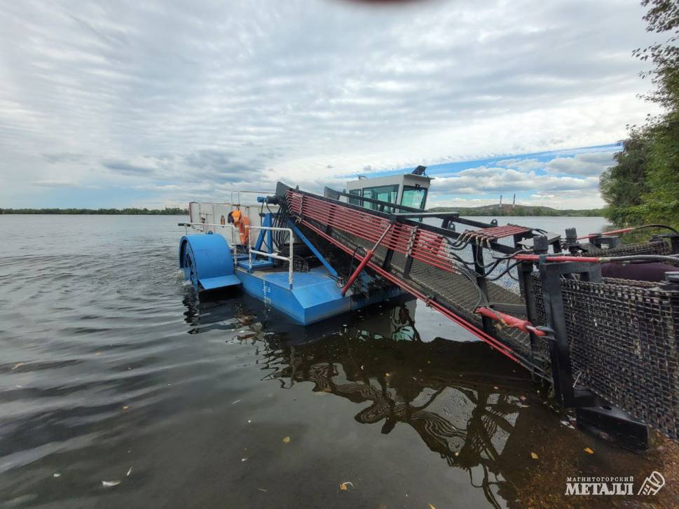 По воде идёт комбайн | Фотография 2