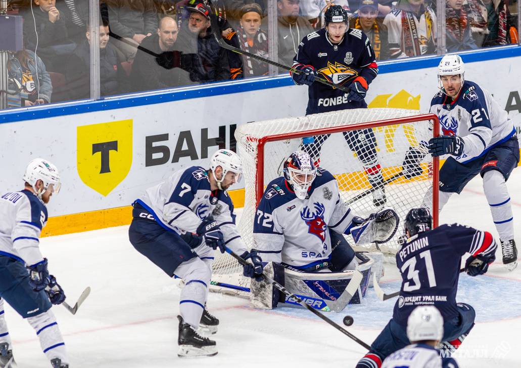 Чудеса хоккейной эквилибристики | Фотография 2