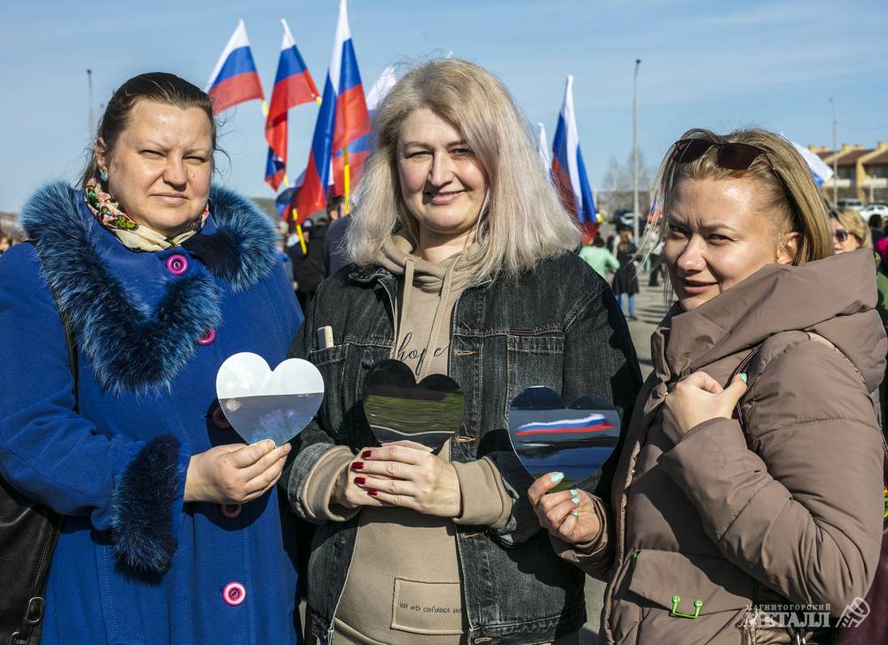 Музыкально-патриотический марафон «Zа Россию», состоявшийся в Магнитогорске, собрал на площади вокруг «Арены-Металлург» несколько тысяч горожан.<br />
(фото 8)