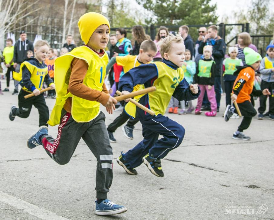 Второй год подряд сразу 400 ребятишек стали участниками детского этапа эстафеты на Кубок «Магнитогорского металла». И все – получили медали.(фото 22)