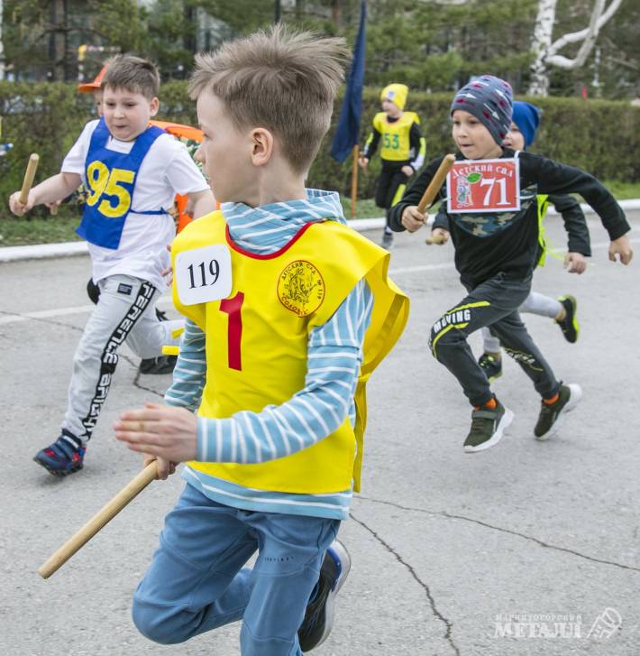 Второй год подряд сразу 400 ребятишек стали участниками детского этапа эстафеты на Кубок «Магнитогорского металла». И все – получили медали.(фото 29)