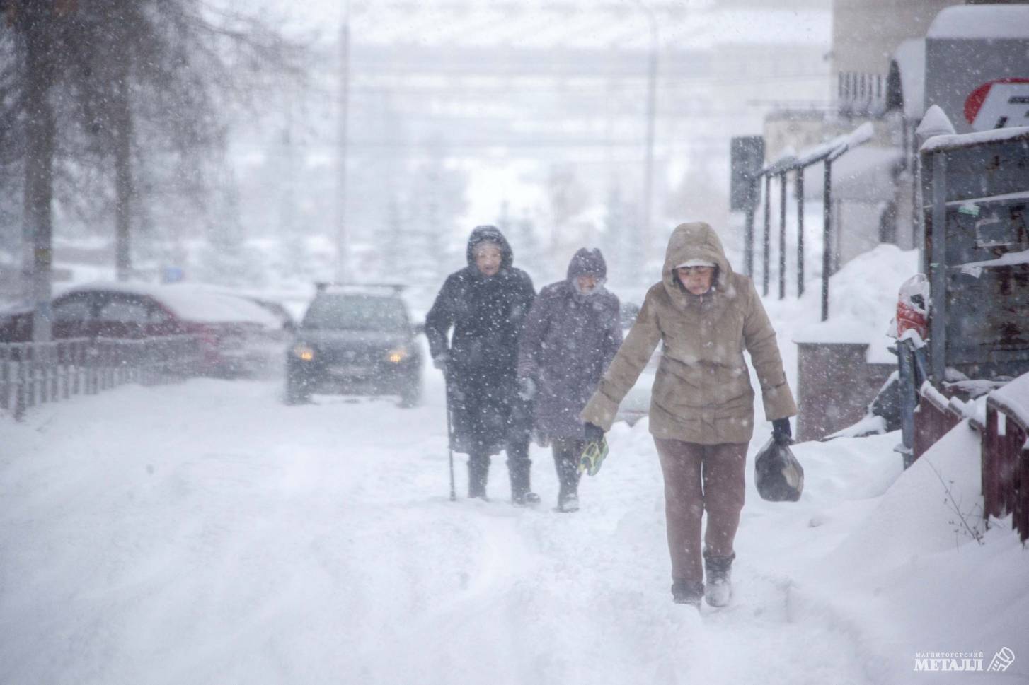 сильный снегопад. снегопад в магнитогорске 2021. снегопад в магнитогорске. снегопад в магнитогорске. снежный покров магнитогорск.